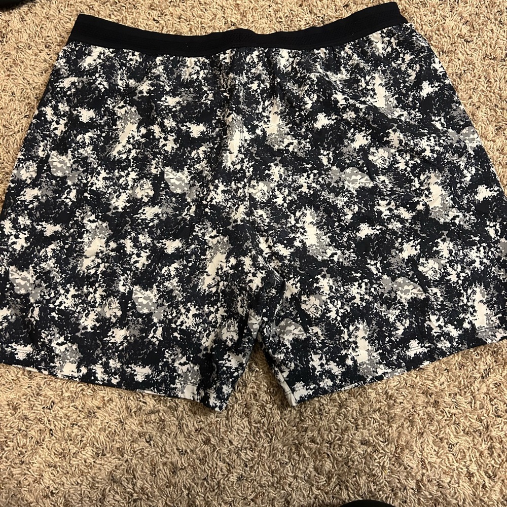 Fabletics fundamental shorts